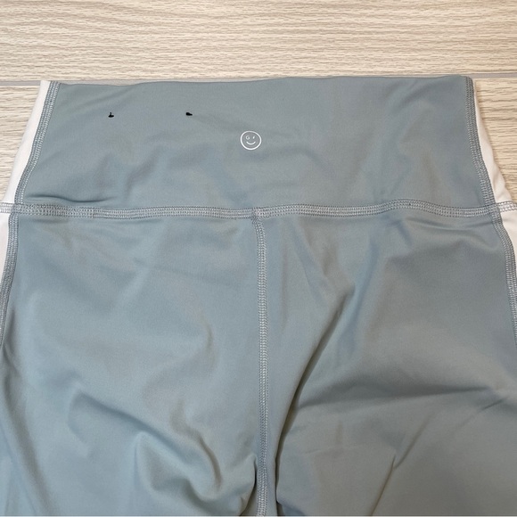 Gilly Hicks Hollister Light Blue White Stripe Active Leggings Women’s size M - Picture 8 of 12